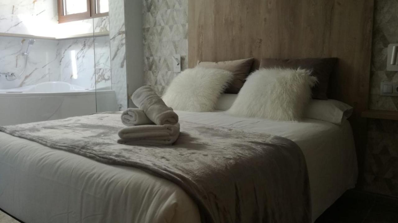 Apartamentos Los Robles Alcala del Jucar Dış mekan fotoğraf