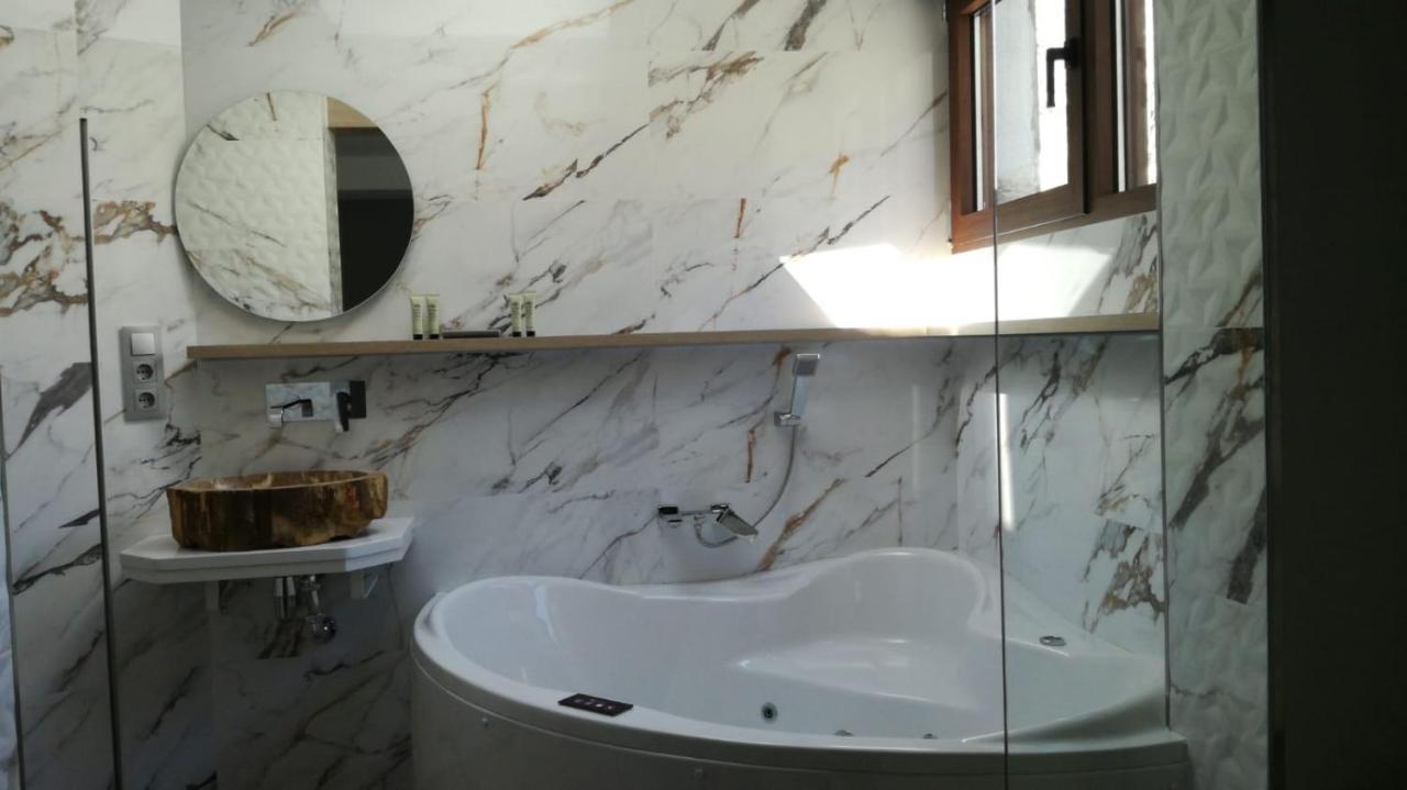 Apartamentos Los Robles Alcala del Jucar Dış mekan fotoğraf